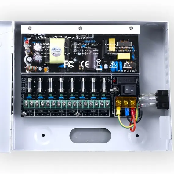 PROVISION-ISR Tápegység CCTV-hez, 8 csatornás, zárható fémdobozban, 100-240 Vac bemenet, 12-14 Vdc (szabályozható) max. 5A kimenet