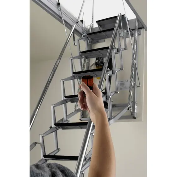 FANTOZZI ACI ALLUMINIO elektronikus nyitású hőszigetelt tetőfeljáró ELEGANT kivitel, csapónyílás: 90x60 - 130x70, magasság: 270/300, ajtó vastagság: 18/28